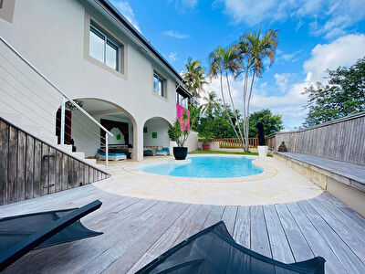 Nouveau Prix sur Ouemo : Villa 149 m2 + Terrasse couverte 70m2 + Piscine et Deck !