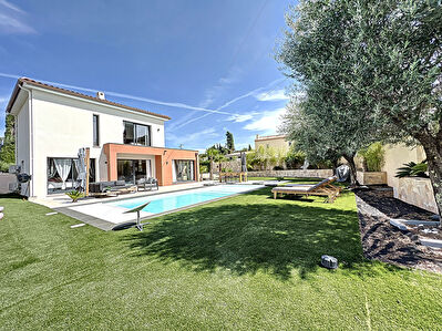 MAISON INDIVIDUELLE SITUEE DANS LE QUARTIER SAINT-JACQUES A GRASSE