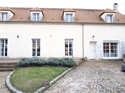 Maison ancienne renovee 214 m2 Orcemont