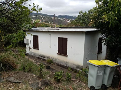 Nestenn : Vend terrain de 810M2 avec habitation proche Clinique Sainte Clotilde