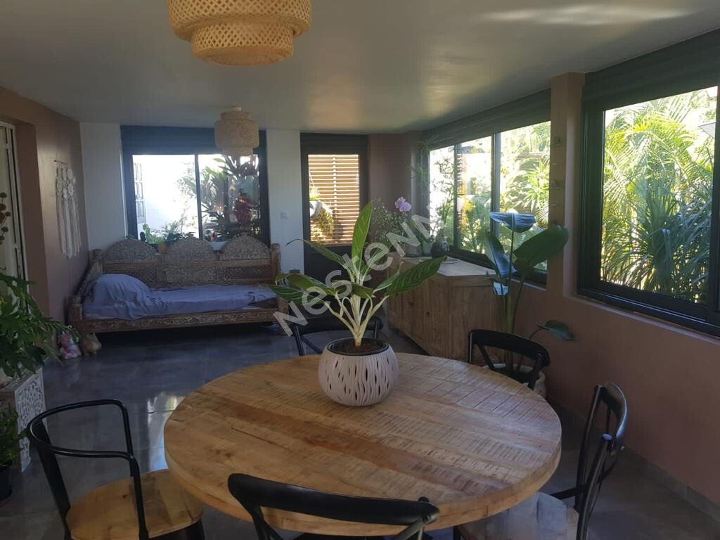 TRES BELLE VILLA A VENDRE A TROIS BASSINS