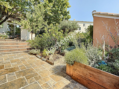 SALON DE PROVENCE - Maison 5 pieces - 100 m2 - Jardin arbore en Centre ville