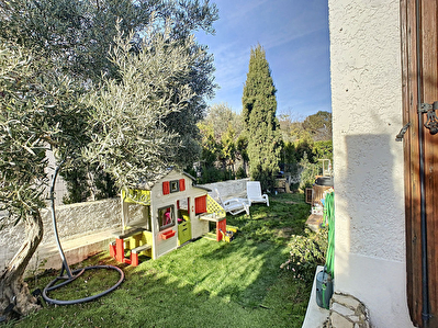 SALON DE PROVENCE - Maison 5 pieces - 95 m2 - Jardin arbore en centre ville