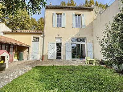 SALON DE PROVENCE - Maison 5 pieces 130 m2 - Beaux volumes, jardin + piscine