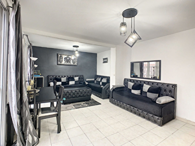 SALON DE PROVENCE - Appartement 4 pieces - 83 m2 - Proche toutes commodites