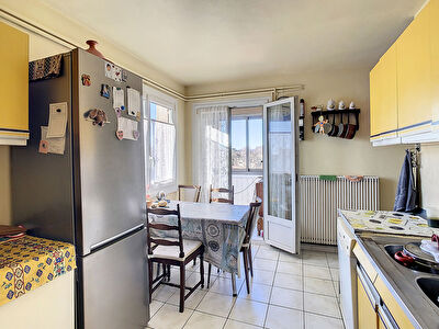 SALON DE PROVENCE - Appartement 4 pieces - 106 m2 - Centre ville