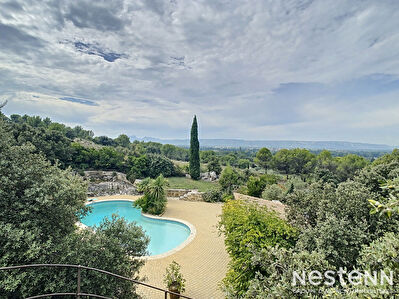 SENAS - Maison avec studio independant - 184 M2 - Calme - Vue sur les Alpilles et le Luberon
