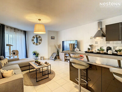 SALON-DE-PROVENCE - T2 - 52 m2 - Residence securisee - Garage