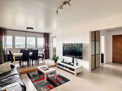 Rillieux La Pape appartement 3 pieces 87 m2 au sol entierement renove au 9eme etage avec vue degagee