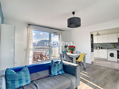 Appartement Sathonay Camp 4 pieces 3 chambres de 84 .06 m2 avec balcon
