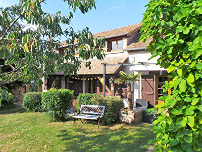 Maison Ancienne en centre-Village - Septeuil 3kms