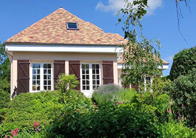 Orgerus - Maison Renovee, toutes commodite a pieds