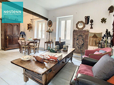 Maison a vendre 263m2, 4 chambres, exterieur, ateliers,11420