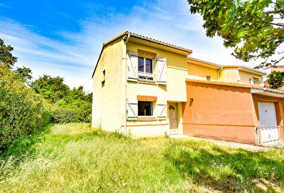 Albi 10' en voiture du centre ville maison 90 m2 avec un etage, comprenant 5 pieces dont 3 chambres, construction annee 2004, avec garage et place de parking