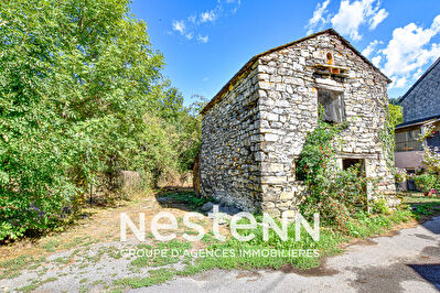 Viane Maison a renover avec dependances et jardin