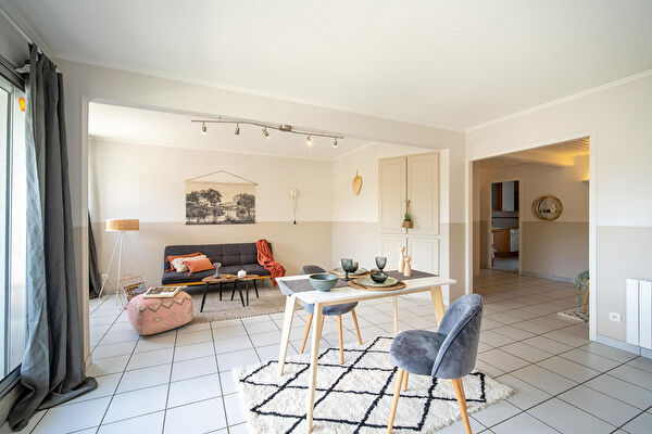 A VENDRE - Appartement Bordeaux Cauderan - 4 pieces 101m2 Balcons + Parking Et Cave