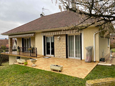 L'Isle d'Abeau - Au coeur du vieux village - Villa de type 5