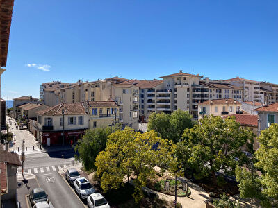 A vendre - Cannes La Bocca Centre ville - Appartement 3 pieces 59 m2 - Dernier etage
