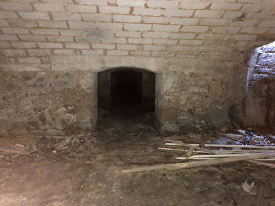 Cave 170 m2