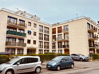 EXCLUSIVITE CHATENAY-MALABRY - Quartier Colbert - Vente appartement 2 pieces de 53,58m2 + cave + parking