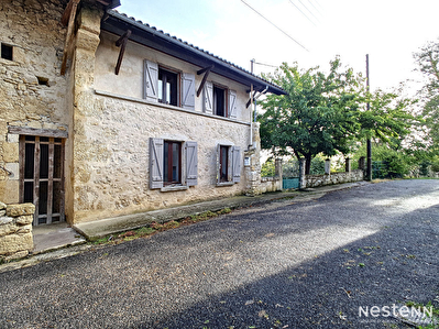 Vente maison en pierre, avec une dependance attenante de 150 m2 sur une parcelle de 2800 m2