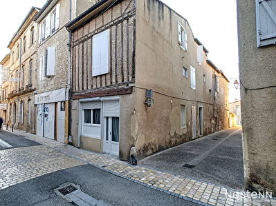 A louer appartement T2 de 46 m2 dans le centre-ville de Condom.