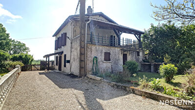 A Vendre Maison en pierre de 110 m2 avec petit jardin dans un hameau a Condom