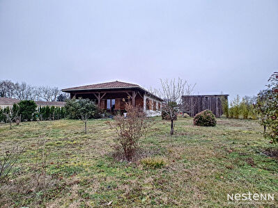 A Vendre Maison de plain-pied ossature bois avec piscine sur une parcelle de 3 000 m2