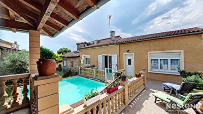 A Vendre Maison de 132 m2 avec Piscine, Jardin et gite de 60 m2 au centre-ville