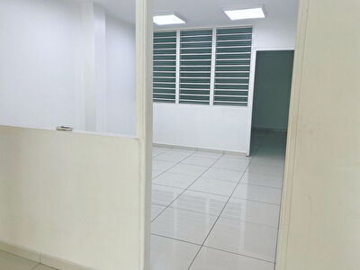 A LOUER LOCAL COMMERCIAL 80 m2 A POINT A PITRE