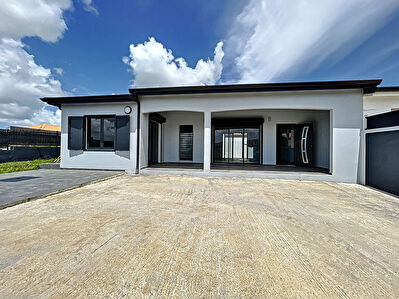 A LOUER MAISON NEUVE 4 PIECES DE 90 m2 AU LAMENTIN