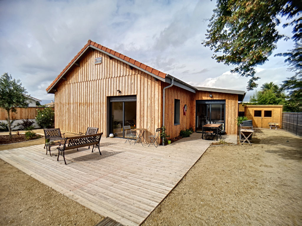 LES BORDES, Maison 6 pieces renovee de 140 M2 sur terrain de 400 m2 a