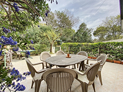 Arcachon Ville d'Hiver - Proximite Place Fleming ! Maison 5 pieces de 111 m2 avec jardin, terrasse, et acces Pinede !