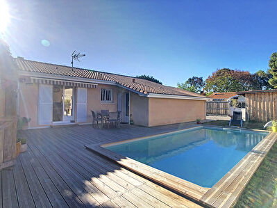 GUJAN MESTRAS, Maison 4 pieces renovee de 104 m2, parcelle de 649 m2, piscine et pool-house !