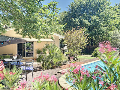 LA TESTE DE BUCH ! Maison 5 pieces de 121 m2 avec piscine, parcelle de 1639 m2 !
