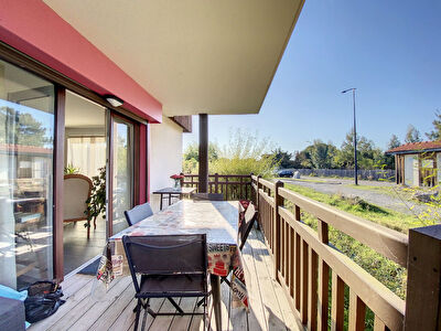 Au port de La Teste de Buch ! 3 pieces de 63 m2 avec une terrasse et 2 parkings