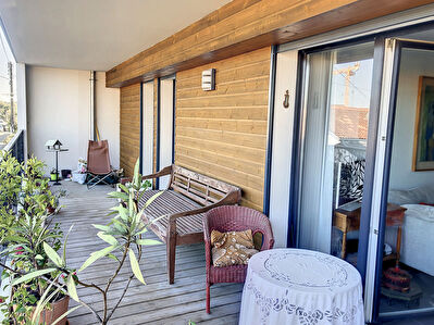 La Teste de Buche centre-ville ! T4 de 99 m2, terrasse de 20 m2, ascenseur, garage et parking !