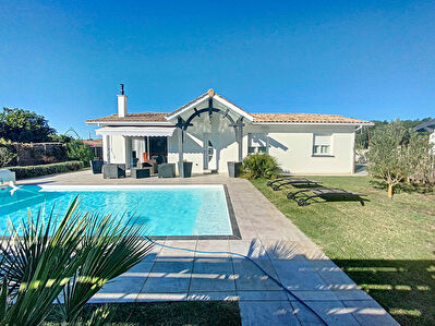 Le Teich ! Maison 4 pieces de 95 m2 + Maison de 35 m2, Parcelle de 1030 m2 avec piscine !