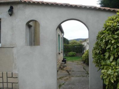 CRUAS - A 2 PAS DU CENTRE DU VILLAGE, MAISON DE PLAIN PIED, DE TYPE 5 ET DE 130 M2 HAB., OFFRANT GRAND ...