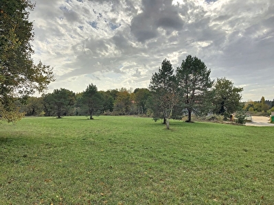 A vendre terrain constructible SAVIGNAC LES EGLISES