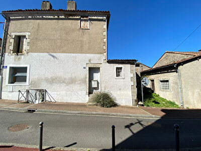 Maison de 98.65m2 dans le centre-ville de Piegut-Pluviers