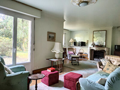 Maison a Redene 10 pieces 190.20 m2, chambres dont 1 de plain-pied, 6000m2 de terrain.