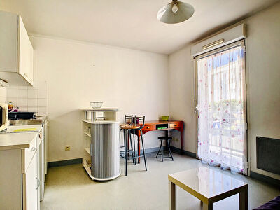 STUDIO meuble 18.48m2 LA ROCHELLE TASDON proche CENTRE-VILLE GARE et LES MINIMES
