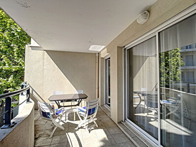 A VENDRE - ANTIBES - 3 pieces+ garage ferme - proche plages