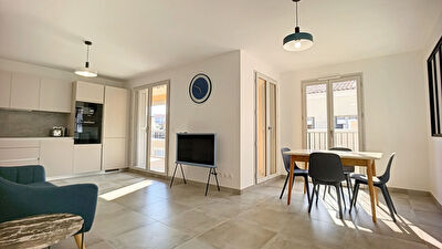 A VENDRE - Antibes Centre - 4 pieces - 75m2 - LACAN