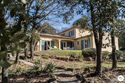 Maison Pourrieres 5 pieces 137 m2