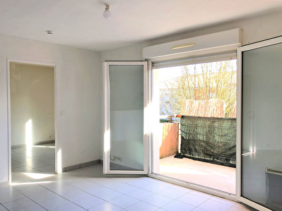 A LOUER T2 RESIDENCE AVEC TERRASSE ET PARKING