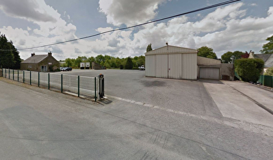 Hangar 155m2 + Parking 750m2