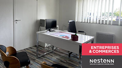 Local commercial de 140 m2 - ZONE COMMERCIALE