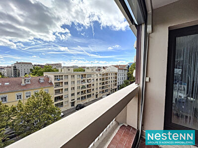 Appartement 4 pieces, cave, balcon, climatisation